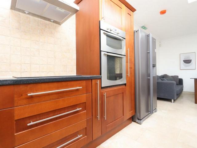 Room for rent in Clayhall, Greater London