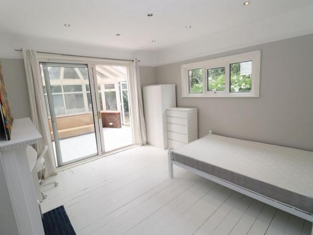 Room for rent in Herne Hill, Greater London