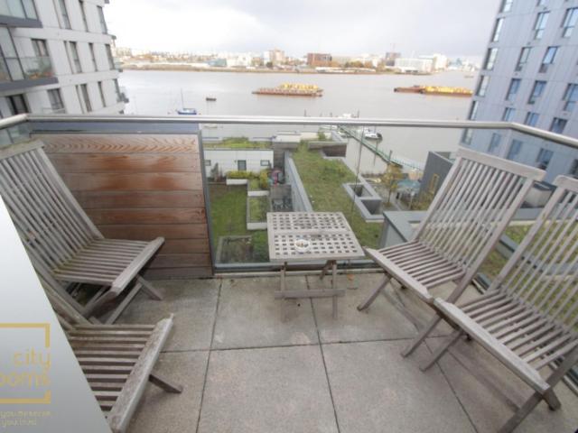 Room for rent in Greenwich Peninsula, Greater London