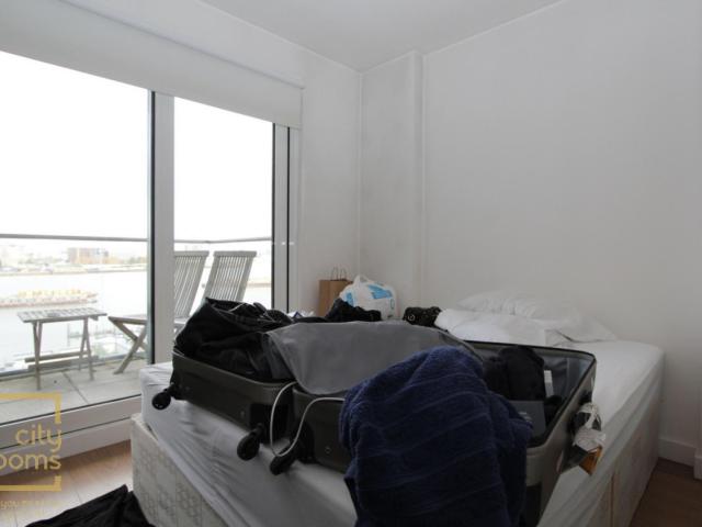 Room for rent in Greenwich Peninsula, Greater London