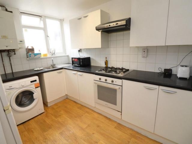 Room for rent in Hainault, Greater London