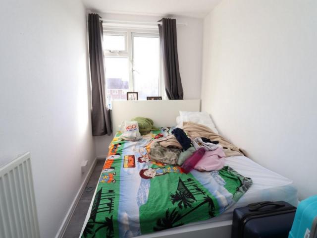 Room for rent in Hainault, Greater London