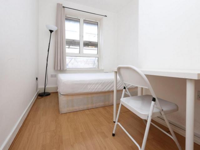 Room for rent in Walworth, Greater London