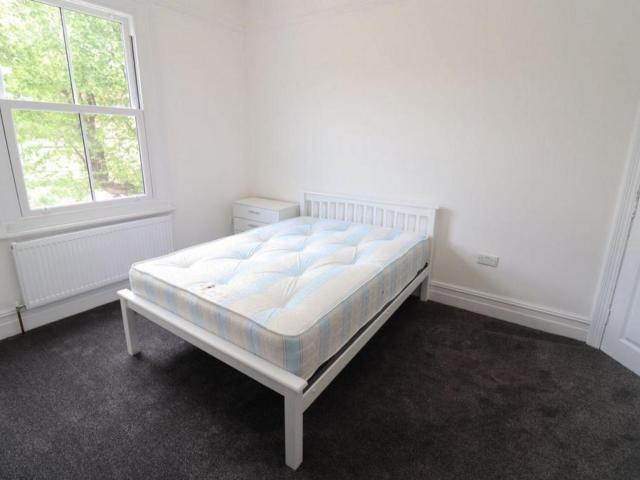 Room for rent in London Borough of Ealing, Greater London