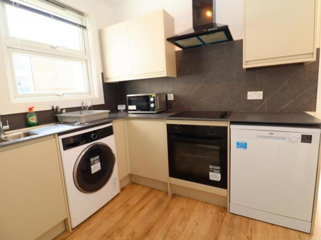 Room for rent in London Borough of Ealing, Hanwell