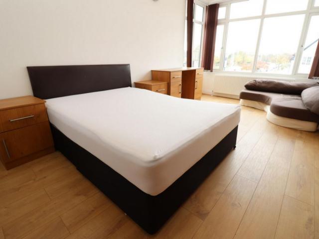 Room for rent in London Borough of Hounslow, Spring Grove