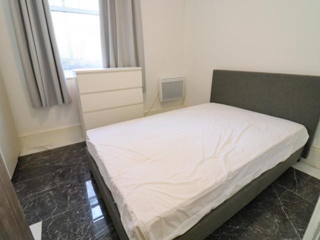 Room for rent in Brondesbury, Greater London