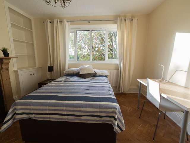 Room for rent in Henry Prince Estate, Greater London