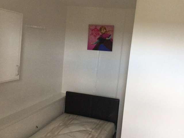 Room for rent in Roehampton, Greater London