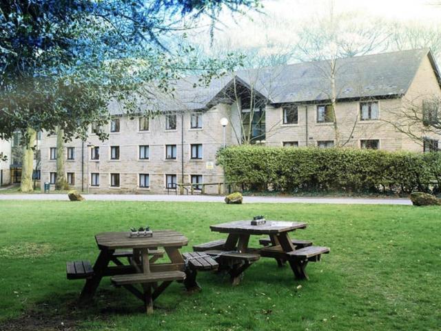 Room for rent in Weetwood, West Yorkshire