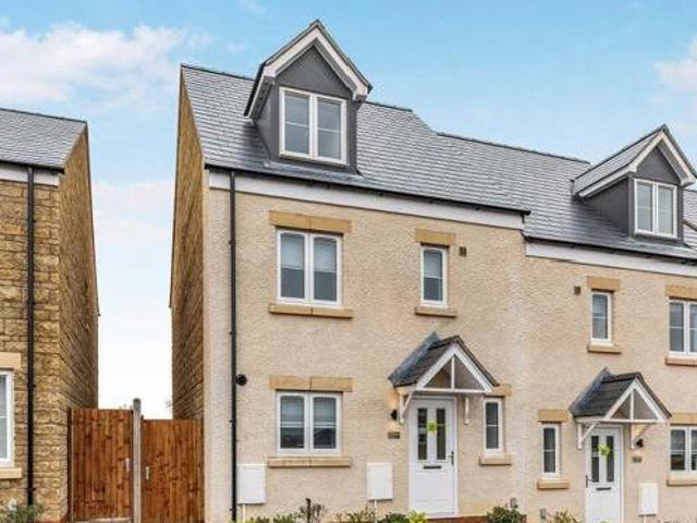 House for rent in Corby