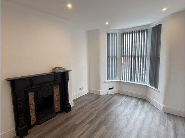 House for rent in Calderstones