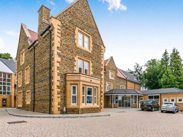 House for sale in Northampton, Northamptonshire