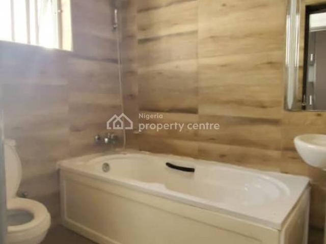 Flat for rent in Eti Osa, Lagos