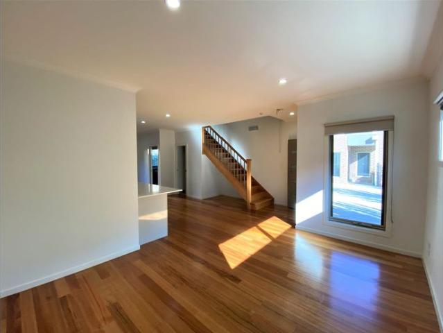 Townhouse for rent in Camerons Creek, Victoria