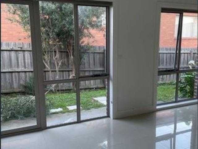Townhouse for rent in Camerons Creek, Victoria