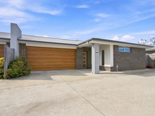 Townhouse for sale in Sale, Victoria