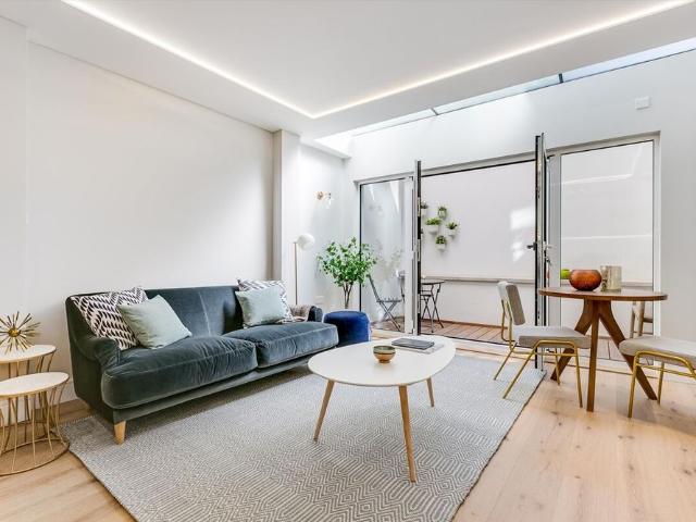 Townhouse for rent in Notting Hill, Isle Of Man