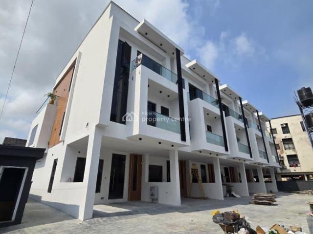 Detached house for sale in Lekki, Lagos