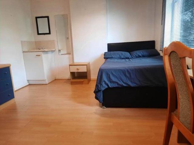 Room for rent in Little London, West Yorkshire