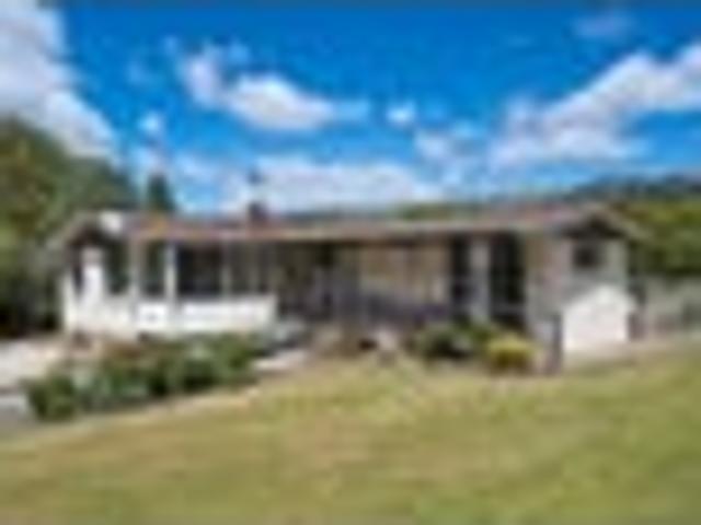 House for sale in Otakou