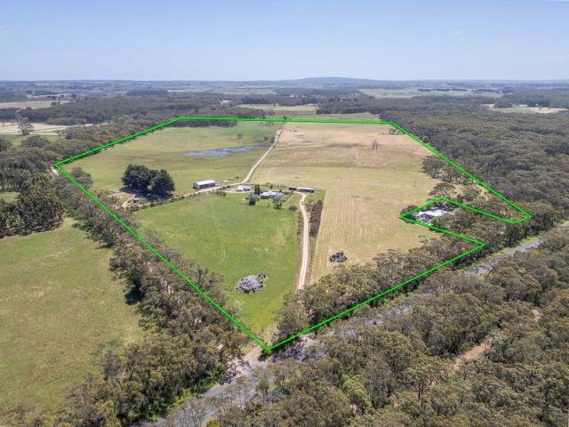 Cottage for sale in Portland, Victoria