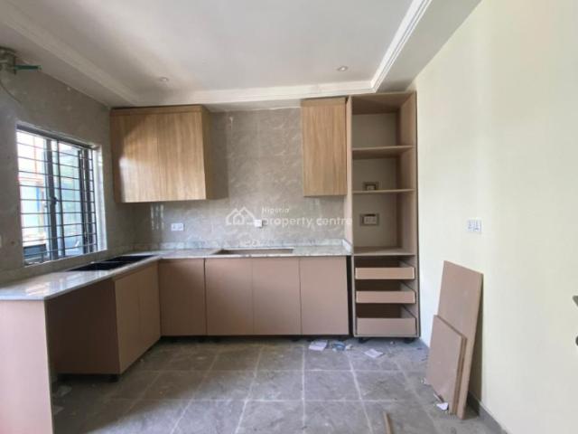 Flat for rent in Eti Osa, Lagos