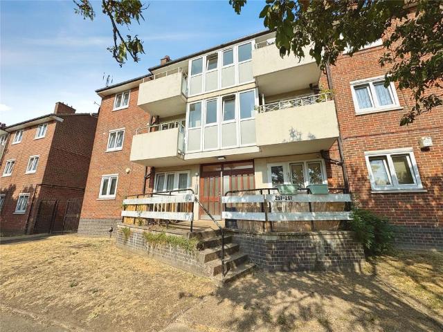 Apartment for rent in Well Hall, Greater London
