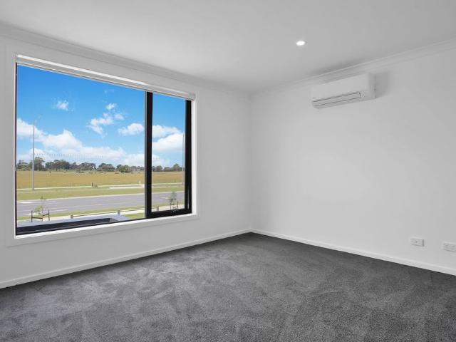 Townhouse for rent in Delaray, Melbourne
