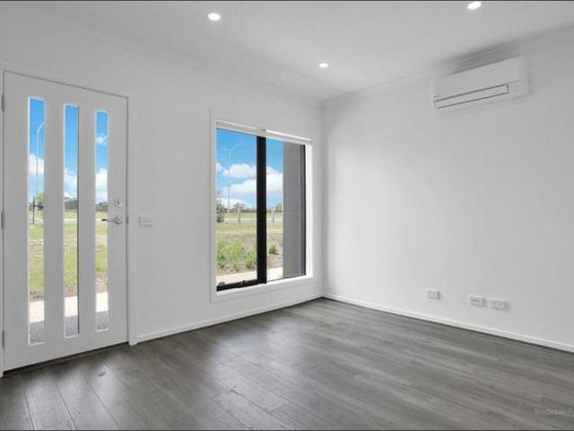 Townhouse for rent in Delaray, Melbourne