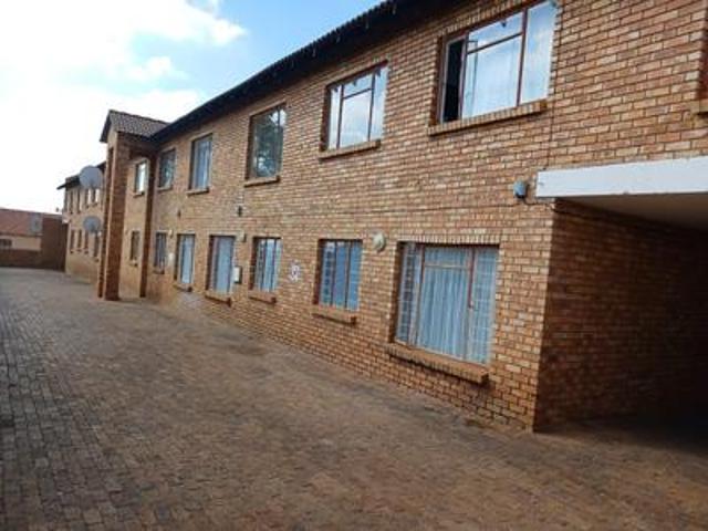 Apartment for sale in Mohlakeng, Gauteng