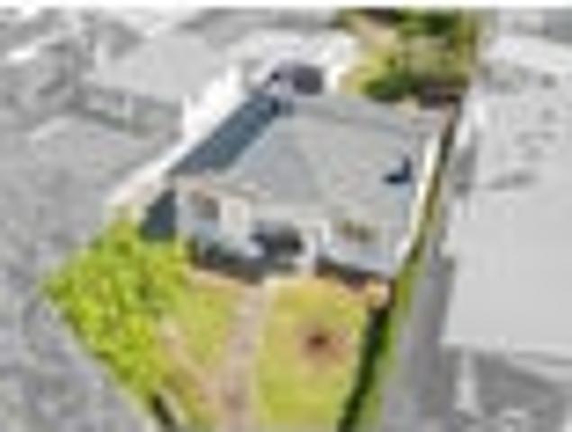 House for sale in College Estate