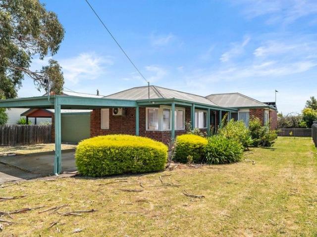 House for sale in Cowes, Victoria
