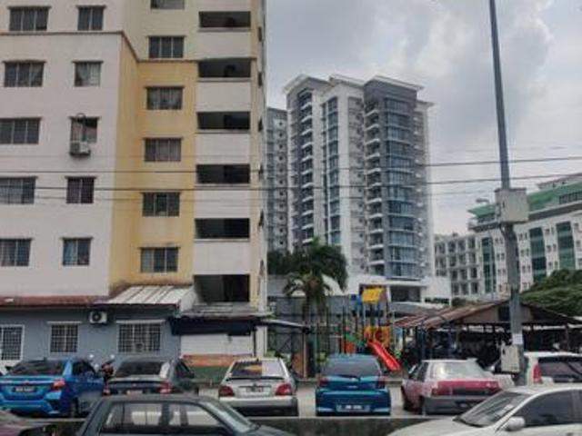Flat for sale in Petaling, Damansara Damai