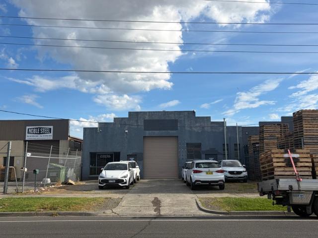 Warehouse for rent in Dandenong South, Melbourne