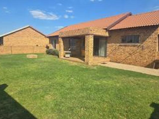 Townhouse for rent in Midvaal, Gauteng