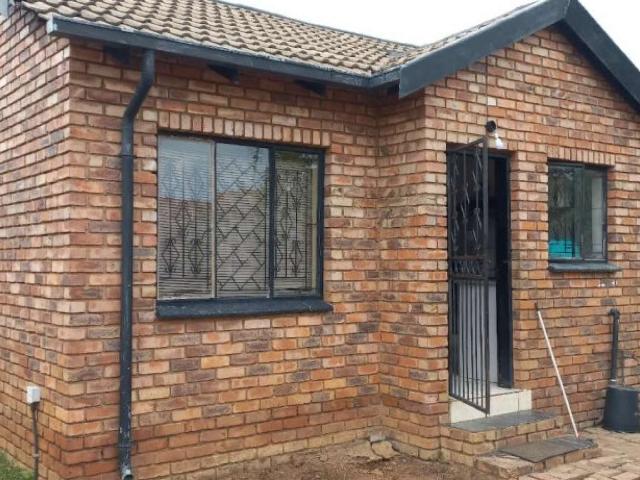 House for rent in Waterkloof, Gauteng