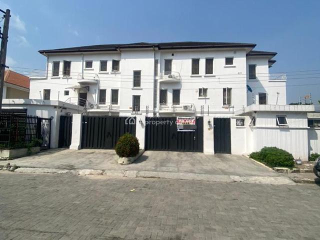 Flat for rent in Eti Osa, Lagos