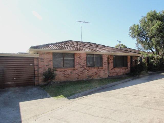 Villa for rent in Glenfield, Sydney