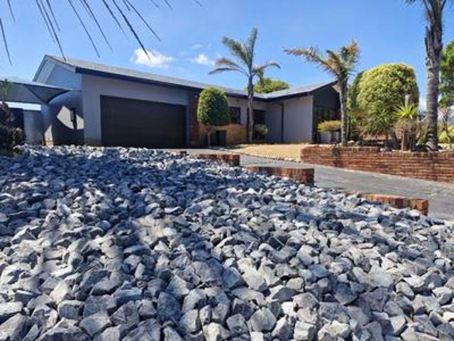 House for sale in Cape Town, Western Cape