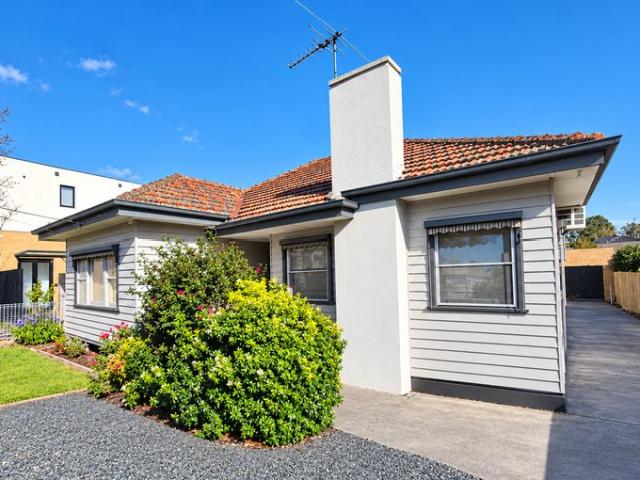 House for rent in Box Hill North, Melbourne