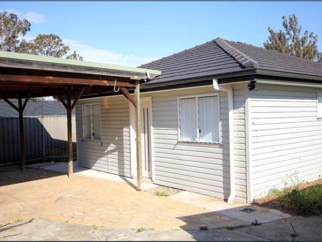 House for rent in Cambridge Park, Sydney