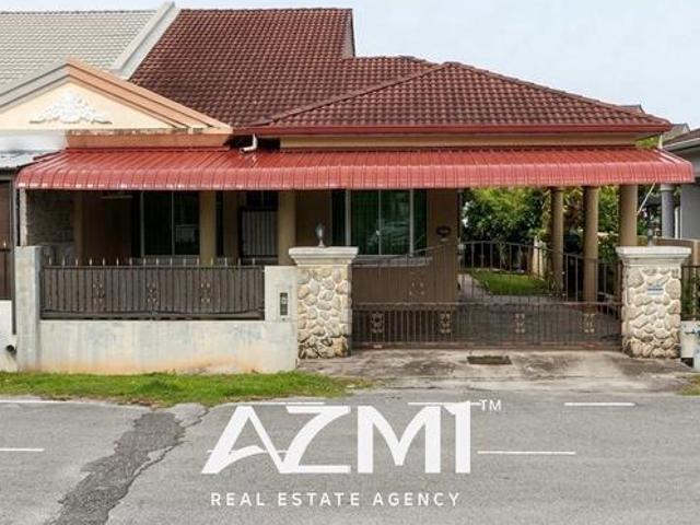 Residential House for sale in Long Miri