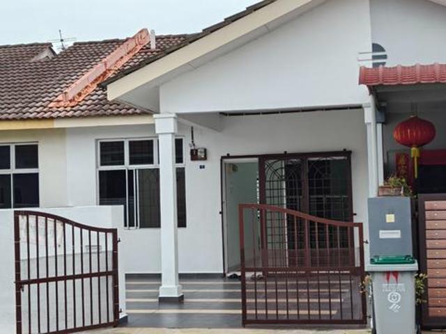 Terraced House for sale in Malaka