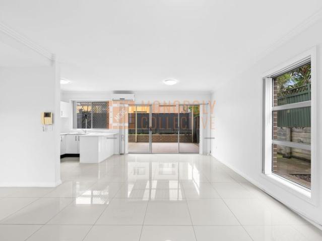 Townhouse for rent in Sydney, New South Wales