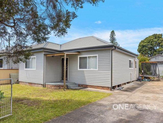 House for rent in Fairy Meadow, Wollongong City Council