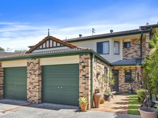 Townhouse for rent in Helensvale, Gold Coast City