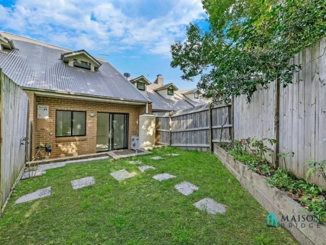 Townhouse for rent in Sydney, New South Wales