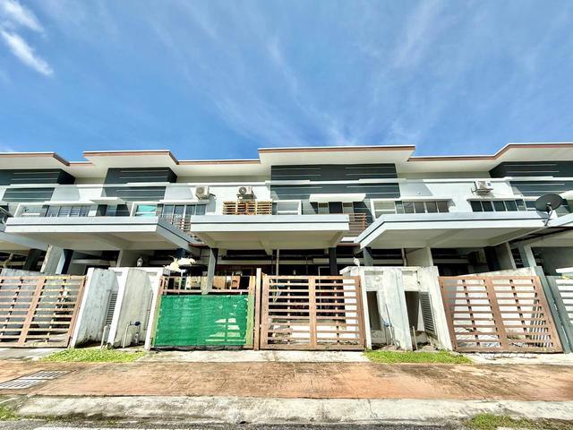 Townhouse for sale in Petaling, Alam Impian