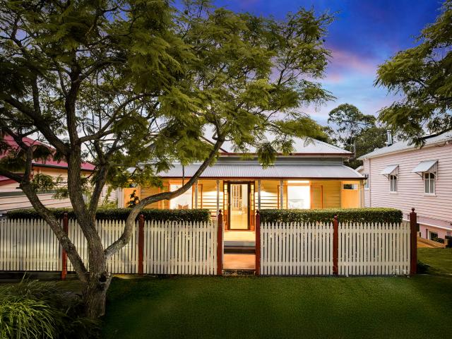 House for sale in Highgate Hill